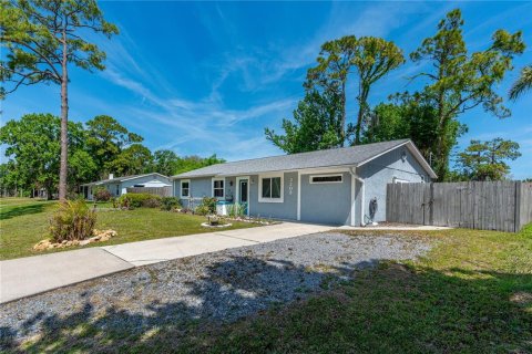 House in Edgewater, Florida 4 bedrooms, 145.3 sq.m. № 2205675 - photo 2