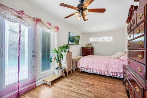 House in Edgewater, Florida 4 bedrooms, 145.3 sq.m. № 2205675 - photo 15