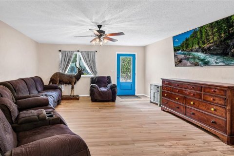 House in Edgewater, Florida 4 bedrooms, 145.3 sq.m. № 2205675 - photo 7
