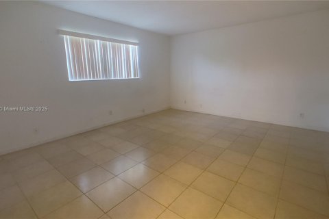 Купить кондоминиум в Дания-Бич, Флорида 1 спальня, 71.35м2, № 1963654 - фото 8