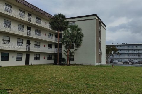 Купить кондоминиум в Дания-Бич, Флорида 1 спальня, 71.35м2, № 1963654 - фото 15