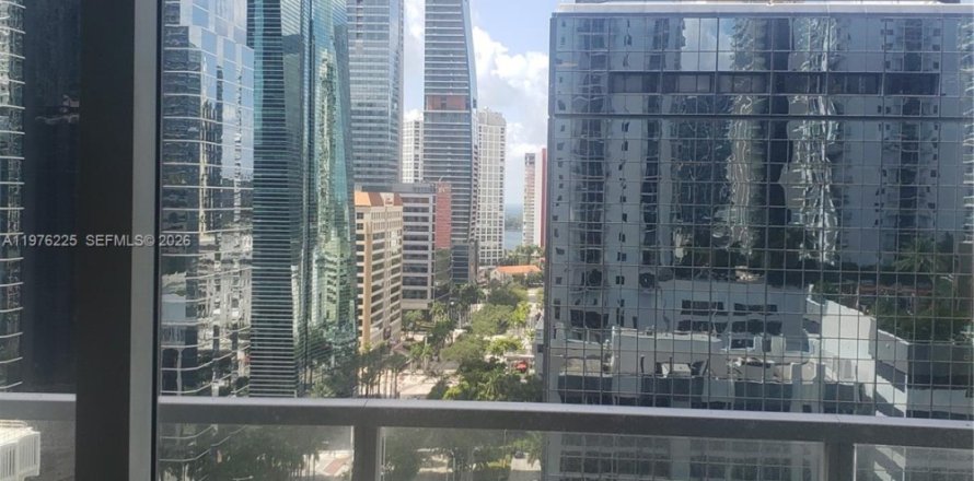 Studio in the Condo in Miami, Florida  № 2042390