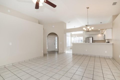 Villa ou maison à louer à Clermont, Floride: 3 chambres, 137.68 m2 № 2427305 - photo 3