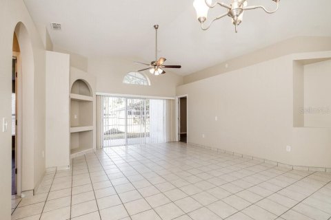 Villa ou maison à louer à Clermont, Floride: 3 chambres, 137.68 m2 № 2427305 - photo 4