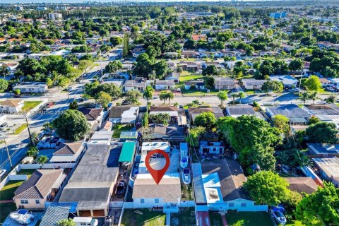 House in Hialeah, Florida 3 bedrooms, 86.86 sq.m. № 2010425