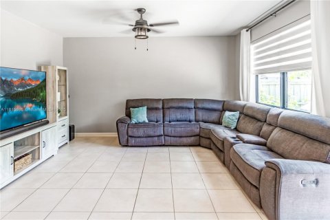 House in Homestead, Florida 4 bedrooms, 258.27 sq.m. № 1768197 - photo 18
