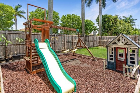 House in Homestead, Florida 4 bedrooms, 258.27 sq.m. № 1768197 - photo 8