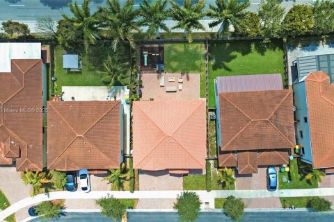 House in Homestead, Florida 4 bedrooms, 258.27 sq.m. № 1768197 - photo 10