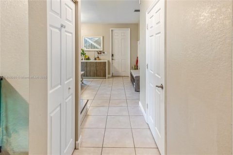 House in Homestead, Florida 4 bedrooms, 258.27 sq.m. № 1768197 - photo 19
