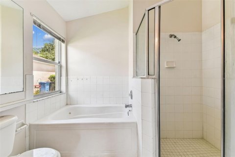 House in Tampa, Florida 4 bedrooms, 165.27 sq.m. № 1848063 - photo 30