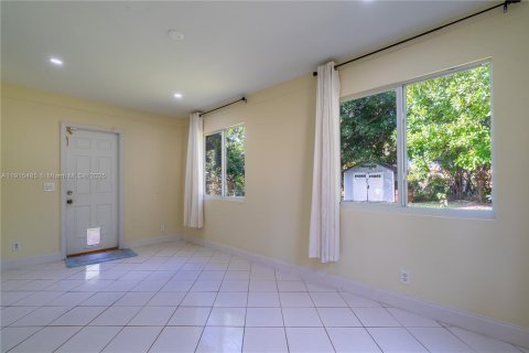 Купить виллу или дом в Лодерхилл, Флорида 4 спальни, 151.52м2, № 1971453 - фото 8