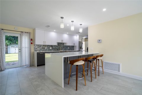 Купить виллу или дом в Лодерхилл, Флорида 4 спальни, 151.52м2, № 1971453 - фото 2