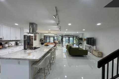 Copropriété à louer à Plantation, Floride: 3 chambres, 201.6 m2 № 1882534 - photo 12