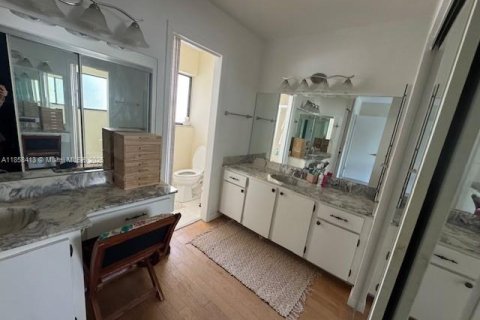 Copropriété à louer à Plantation, Floride: 3 chambres, 201.6 m2 № 1882534 - photo 5