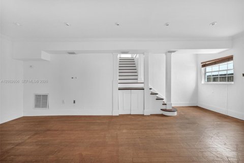 Commercial property in Miami, Florida № 2066578 - photo 30