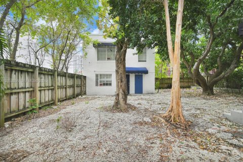 Commercial property in Miami, Florida № 2066578 - photo 10