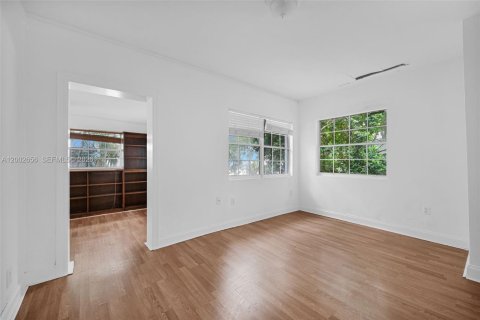 Commercial property in Miami, Florida № 2066578 - photo 14