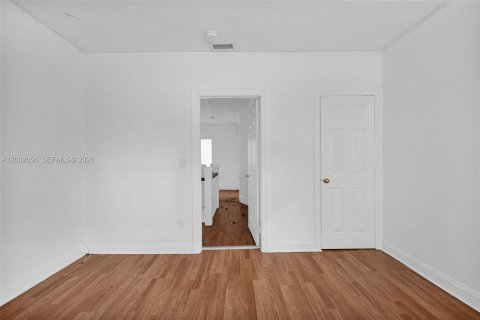 Commercial property in Miami, Florida № 2066578 - photo 27