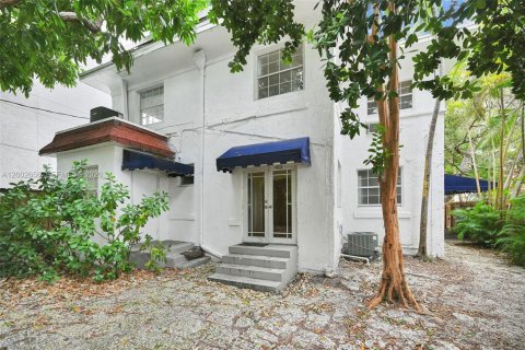 Commercial property in Miami, Florida № 2066578 - photo 8