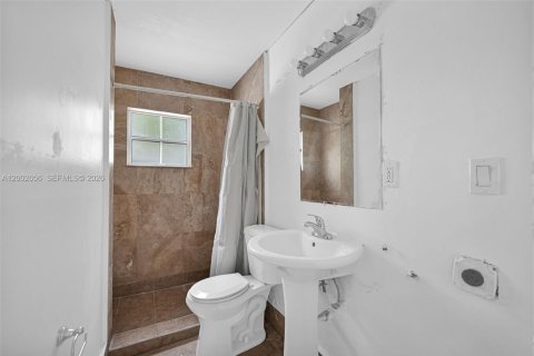 Commercial property in Miami, Florida № 2066578 - photo 28