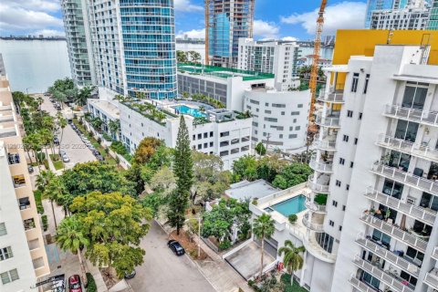 Commercial property in Miami, Florida № 2066578 - photo 3