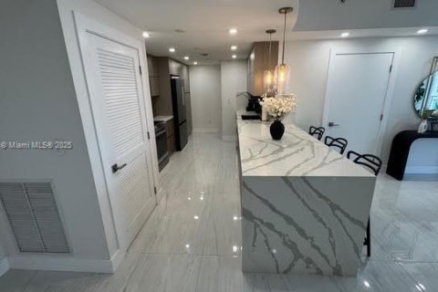 Снять в аренду кондоминиум в Авентура, Флорида 2 спальни, 112.41м2, № 1956904 - фото 4