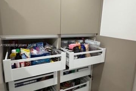 Снять в аренду кондоминиум в Авентура, Флорида 2 спальни, 112.41м2, № 1956904 - фото 11