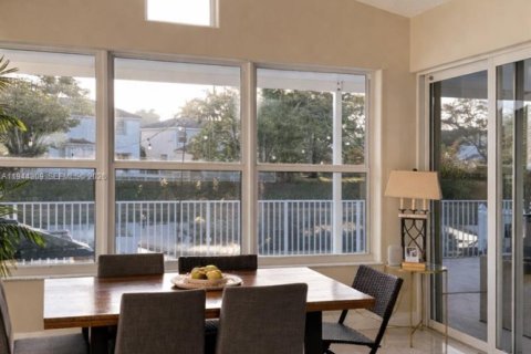 House in Margate, Florida 3 bedrooms, 172.8 sq.m. № 2001566 - photo 13