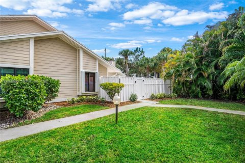 Townhouse in Jupiter, Florida 3 bedrooms, 134.89 sq.m. № 2088360 - photo 3