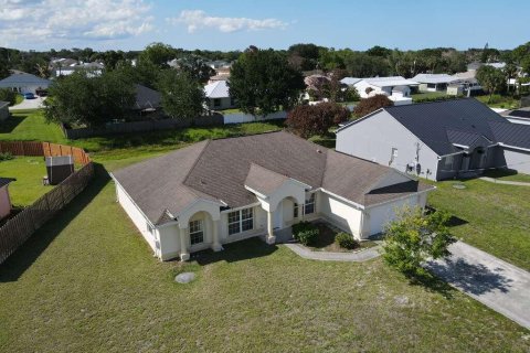 Villa ou maison à Port St. Lucie, Floride 4 chambres, 207.73 m2 № 2084563