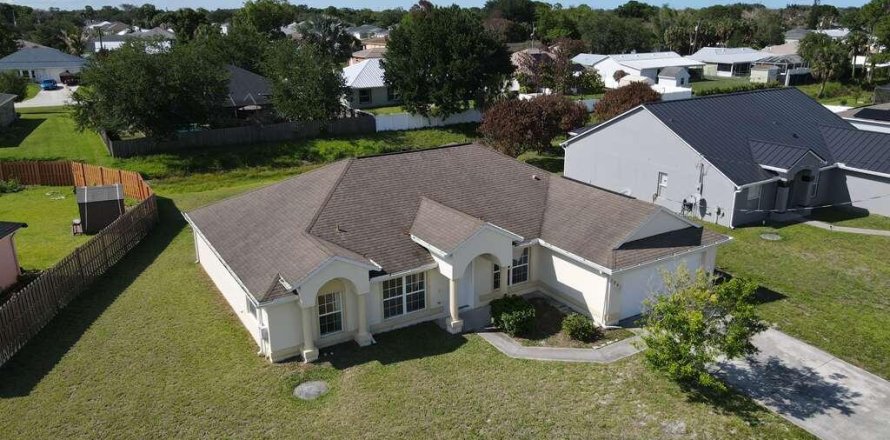 Villa ou maison à Port St. Lucie, Floride 4 chambres, 207.73 m2 № 2084563
