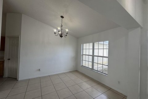 Villa ou maison à vendre à Port St. Lucie, Floride: 4 chambres, 207.73 m2 № 2084563 - photo 8