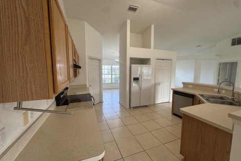 Villa ou maison à vendre à Port St. Lucie, Floride: 4 chambres, 207.73 m2 № 2084563 - photo 19
