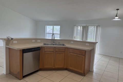 Villa ou maison à vendre à Port St. Lucie, Floride: 4 chambres, 207.73 m2 № 2084563 - photo 13