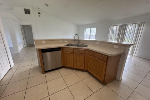 Villa ou maison à vendre à Port St. Lucie, Floride: 4 chambres, 207.73 m2 № 2084563 - photo 18