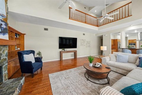 House in Saint Petersburg, Florida 5 bedrooms, 372.35 sq.m. № 2127065 - photo 5