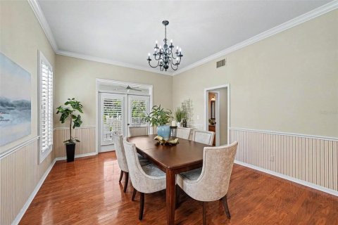 House in Saint Petersburg, Florida 5 bedrooms, 372.35 sq.m. № 2127065 - photo 12