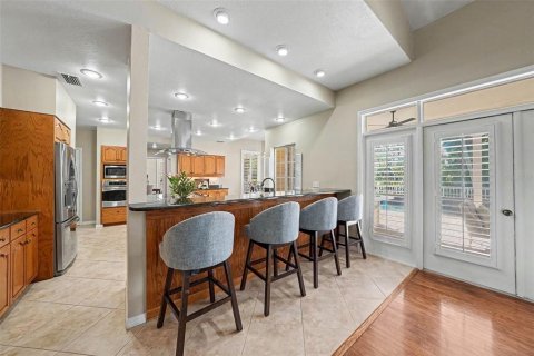 House in Saint Petersburg, Florida 5 bedrooms, 372.35 sq.m. № 2127065 - photo 19