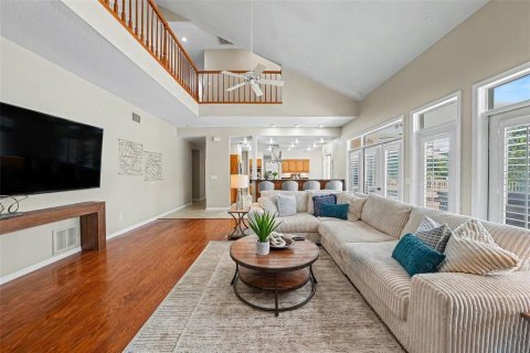 House in Saint Petersburg, Florida 5 bedrooms, 372.35 sq.m. № 2127065 - photo 20