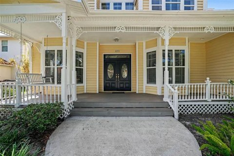 House in Saint Petersburg, Florida 5 bedrooms, 372.35 sq.m. № 2127065 - photo 3