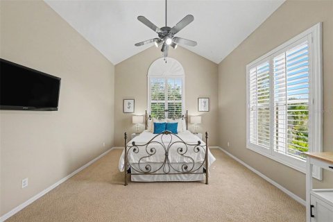 House in Saint Petersburg, Florida 5 bedrooms, 372.35 sq.m. № 2127065 - photo 29