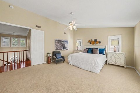 House in Saint Petersburg, Florida 5 bedrooms, 372.35 sq.m. № 2127065 - photo 26