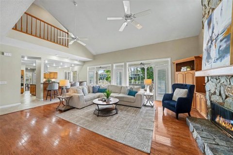 House in Saint Petersburg, Florida 5 bedrooms, 372.35 sq.m. № 2127065 - photo 4