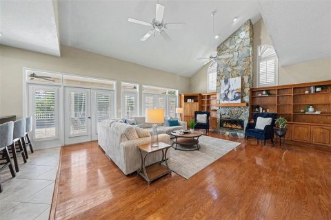 House in Saint Petersburg, Florida 5 bedrooms, 372.35 sq.m. № 2127065 - photo 7