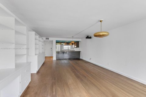 Condominio en alquiler en Key Biscayne, Florida, 2 dormitorios, 115.38 m2 № 1921155 - foto 6