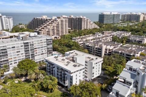 Condo in Key Biscayne, Florida, 2 bedrooms  № 1921155 - photo 28