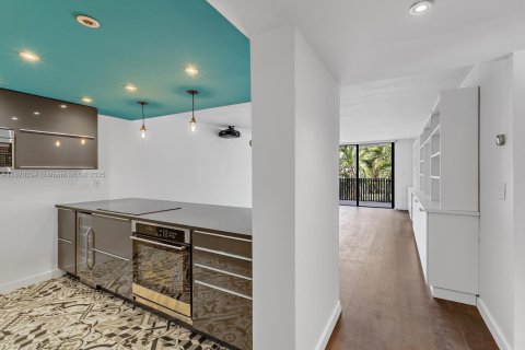 Condominio en alquiler en Key Biscayne, Florida, 2 dormitorios, 115.38 m2 № 1921155 - foto 2