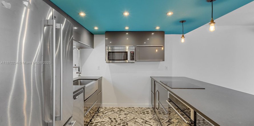 Condominio en Key Biscayne, Florida, 2 dormitorios  № 1921155