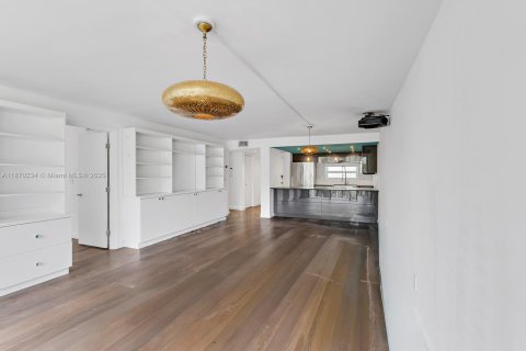 Condominio en alquiler en Key Biscayne, Florida, 2 dormitorios, 115.38 m2 № 1921155 - foto 7