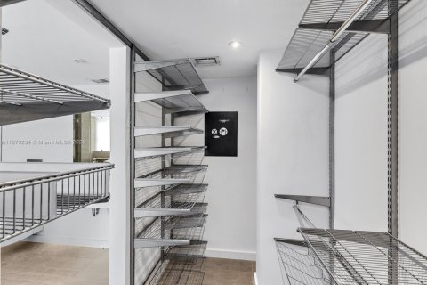 Condominio en alquiler en Key Biscayne, Florida, 2 dormitorios, 115.38 m2 № 1921155 - foto 17